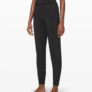 NWT Lululemon Sun Setter jogger - Size 12 - Black